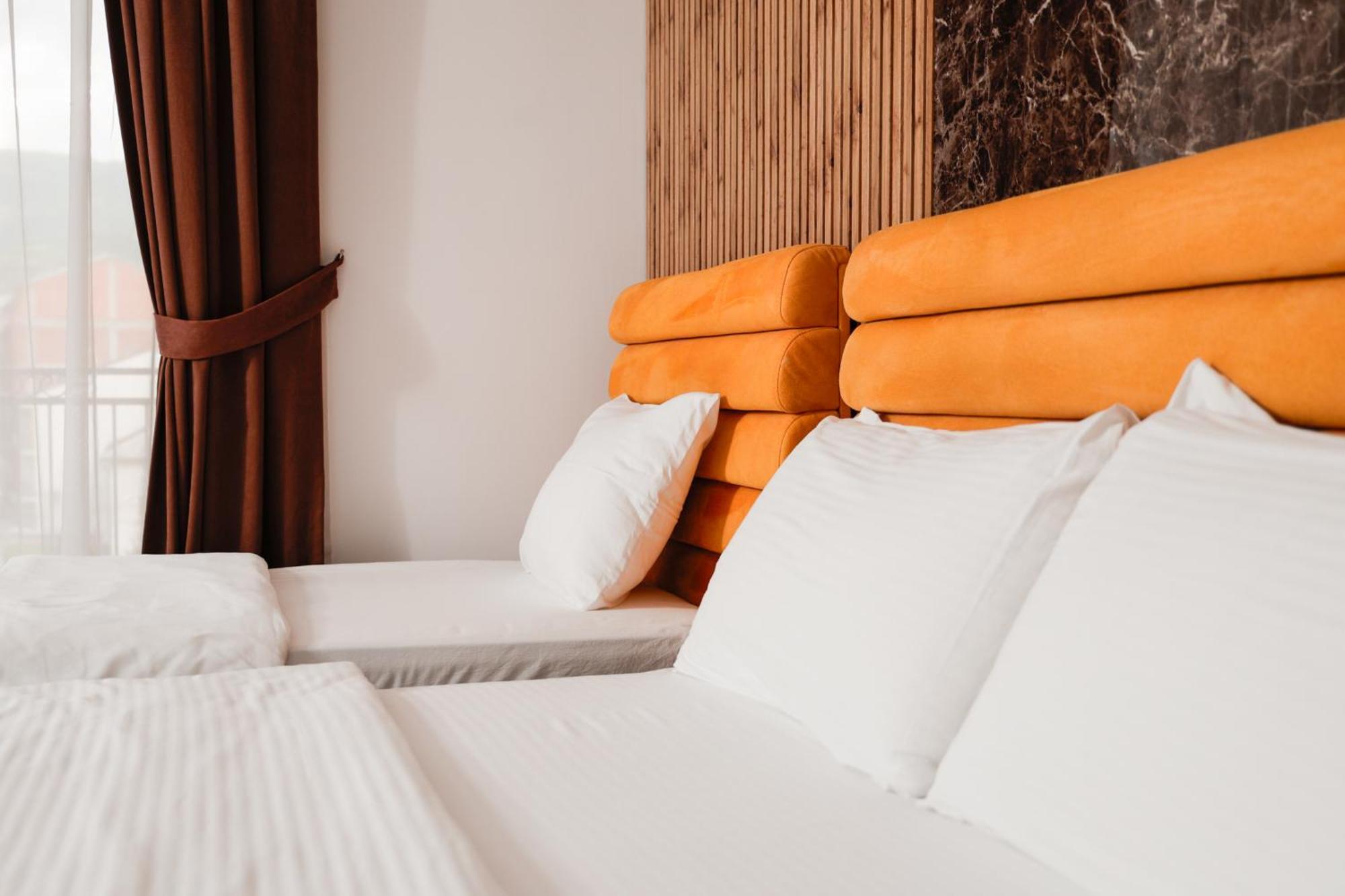Hotel Denis Призрен Екстериор снимка