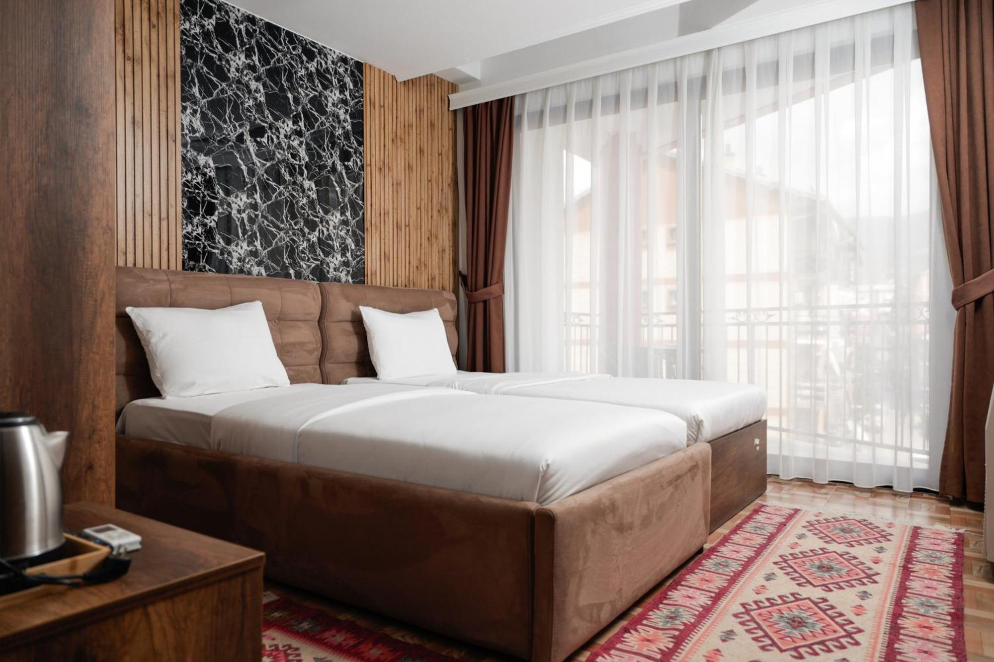 Hotel Denis Призрен Екстериор снимка