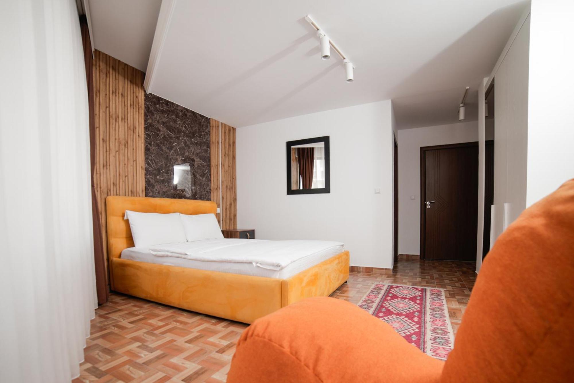 Hotel Denis Призрен Екстериор снимка