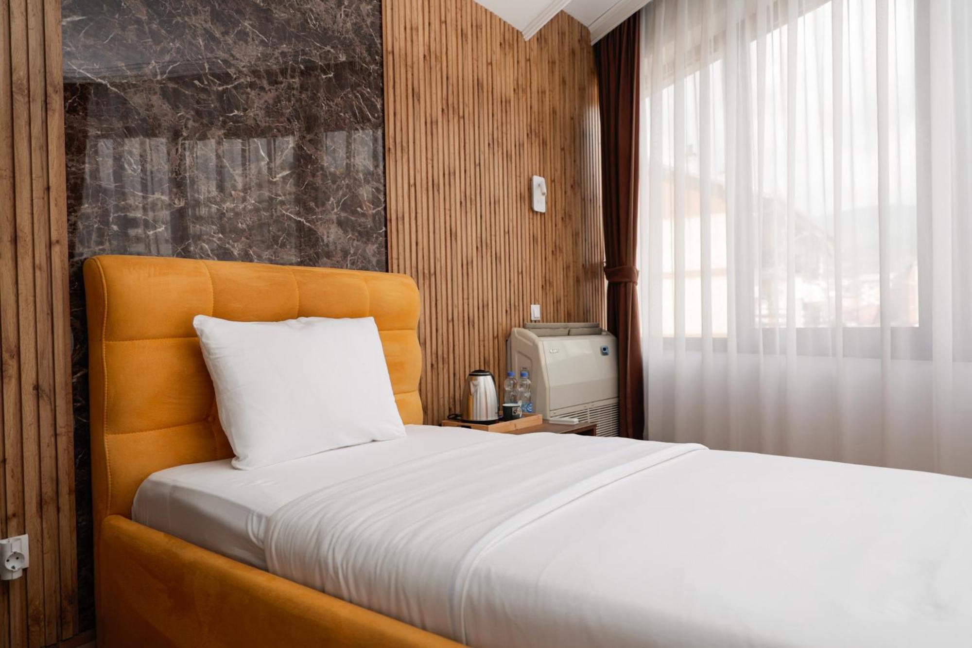 Hotel Denis Призрен Екстериор снимка