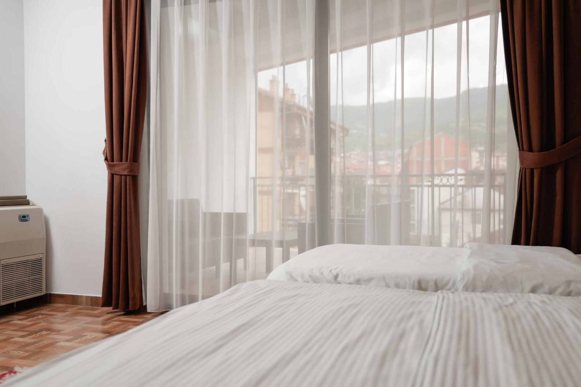 Hotel Denis Призрен Екстериор снимка