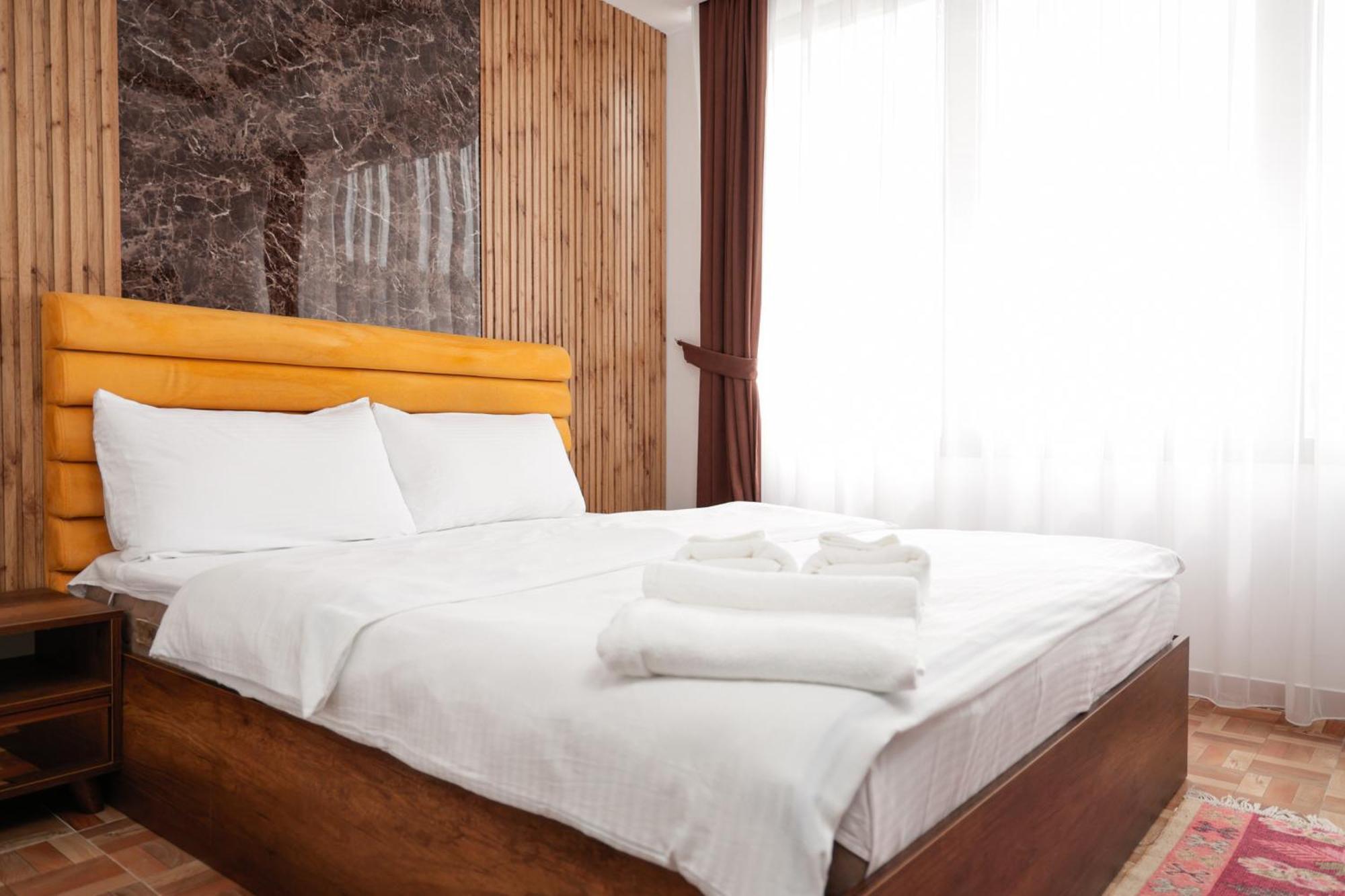 Hotel Denis Призрен Екстериор снимка