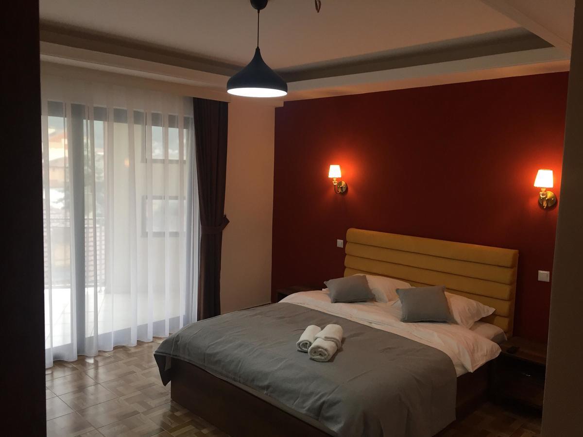 Hotel Denis Призрен Екстериор снимка